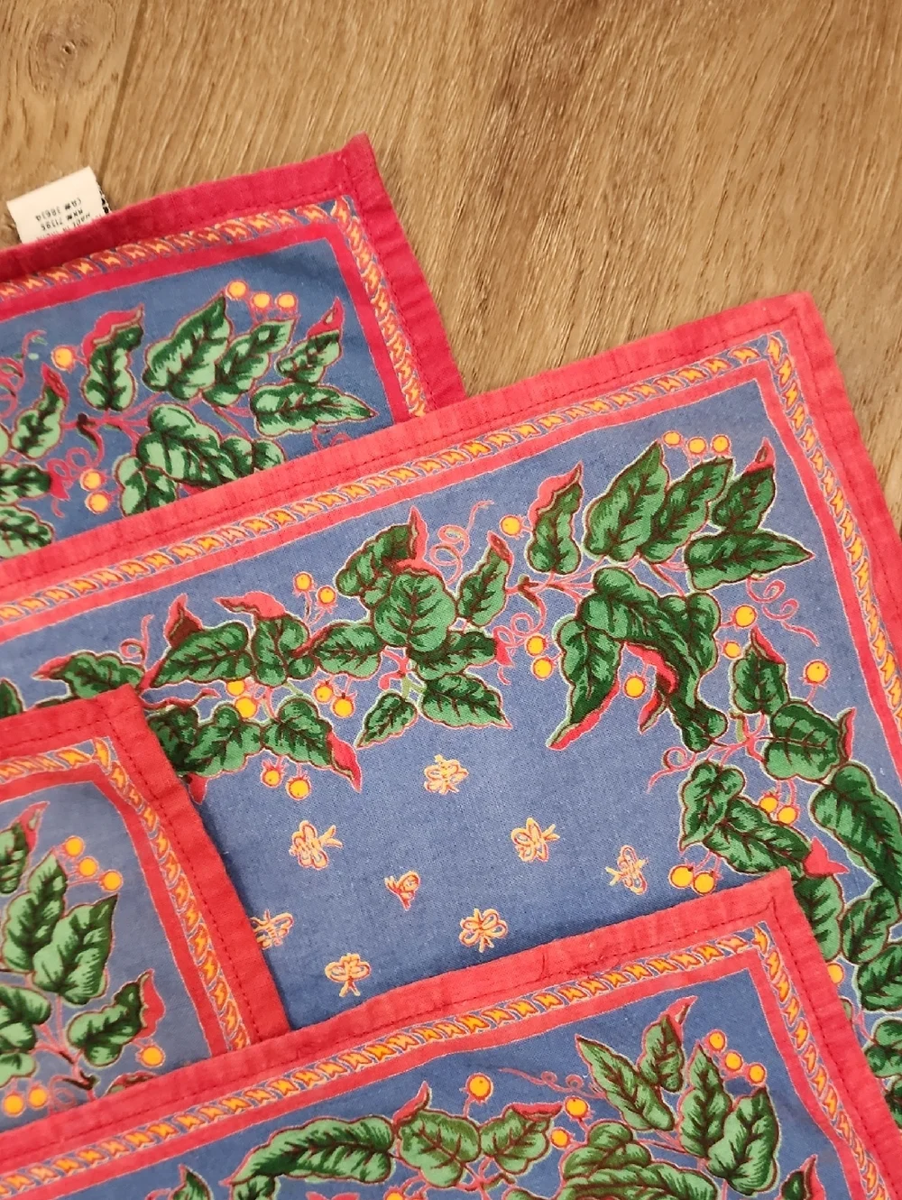 Vintage William Sonoma 4 Cloth Napkins Butterflies Foliage Berries Blue Red